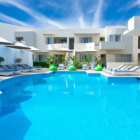 Garden Heated Pool 3*