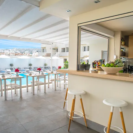 Garden Heated Pool 3*