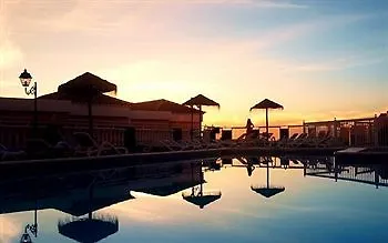 Garden Heated Pool 3*